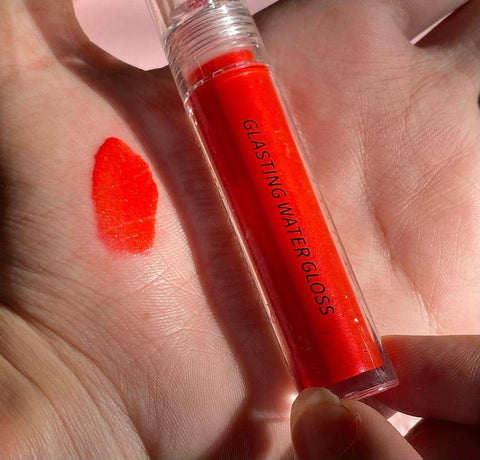 Ruby Glasting water lipgloss